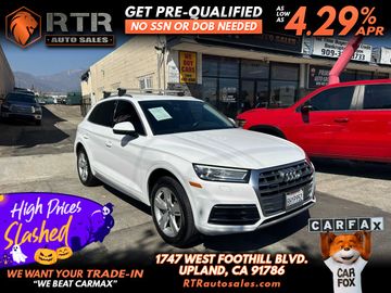 WHITE, 2019 AUDI Q5 Image 