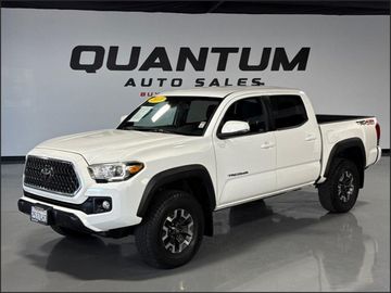 WHITE, 2018 TOYOTA TACOMA DOUBLE CAB Image 