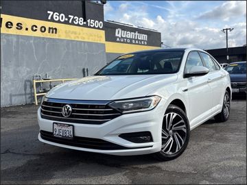WHITE, 2021 VOLKSWAGEN JETTA Image 