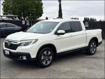 WHITE, 2018 HONDA RIDGELINE Image 