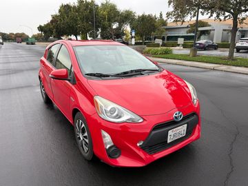RED, 2015 TOYOTA PRIUS C Image 
