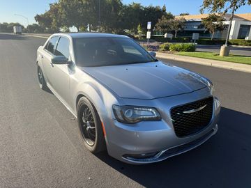 SILVER, 2018 CHRYSLER 300 Image 