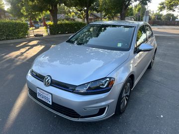 SILVER, 2015 VOLKSWAGEN E-GOLF Image 