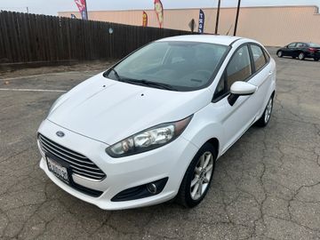 WHITE, 2019 FORD FIESTA Image 