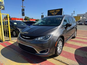 2018 CHRYSLER PACIFICA for sale in INGLEWOOD