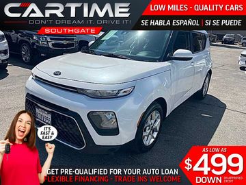 WHITE, 2020 KIA SOUL Image 