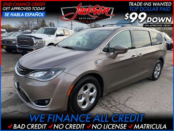 2017 CHRYSLER PACIFICA HYBRID for sale in WAUKEGAN