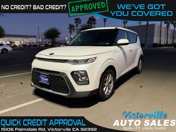 WHITE, 2021 KIA SOUL Image 