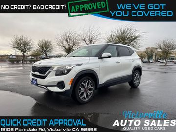 WHITE, 2021 KIA SELTOS Image 