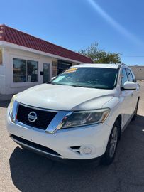 WHITE, 2016 NISSAN PATHFINDER Image 