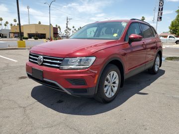 RED, 2019 VOLKSWAGEN TIGUAN Image 