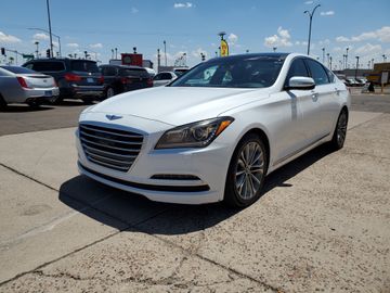 WHITE, 2015 HYUNDAI GENESIS Image 