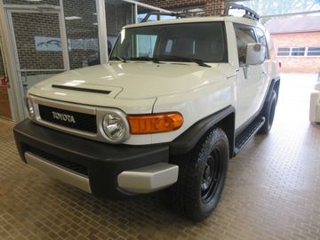 WHITE, 2014 TOYOTA FJ CRUISER Image 