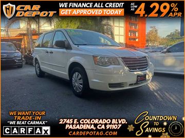 2008 CHRYSLER TOWN & COUNTRY for sale in PASADENA
