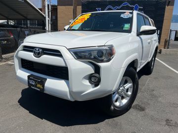 WHITE, 2021 TOYOTA 4RUNNER Image 