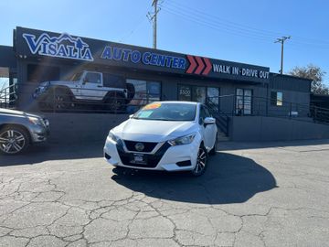 WHITE, 2021 NISSAN VERSA Image 