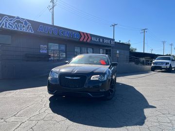 2019 CHRYSLER 300 for sale in VISALIA