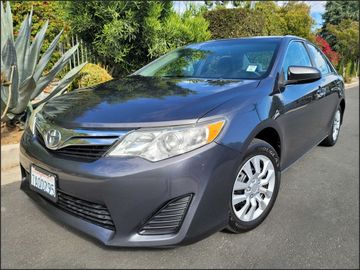 GRAY, 2013 TOYOTA CAMRY Image 