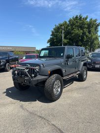 GRAY, 2017 JEEP WRANGLER UNLIMITED Image 