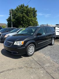 BLACK, 2013 CHRYSLER TOWN & COUNTRY Image 