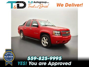 RED, 2012 CHEVROLET AVALANCHE Image 