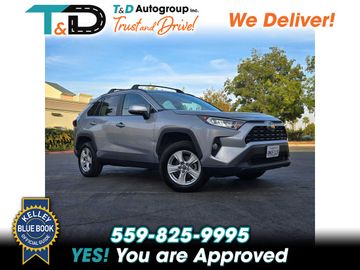 SILVER, 2019 TOYOTA RAV4 Image 