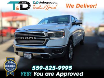 WHITE, 2022 RAM 1500 CREW CAB Image 