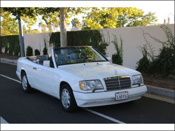 1994 MERCEDES-BENZ E-CLASS Image 
