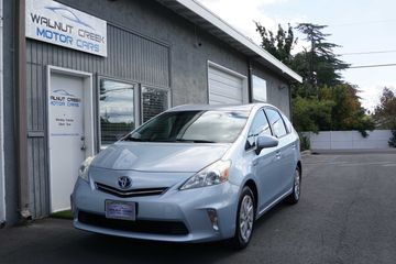 BLUE, 2014 TOYOTA PRIUS V Image 