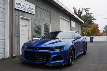 BLUE, 2018 CHEVROLET CAMARO Image 