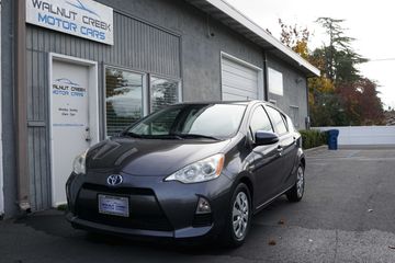 GRAY, 2013 TOYOTA PRIUS C Image 