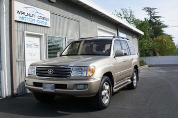 GOLD, 2003 TOYOTA LAND CRUISER Image 