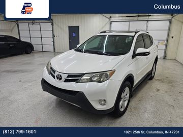 WHITE, 2014 TOYOTA RAV4 Image 