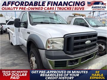 WHITE, 2006 FORD F550 SUPER DUTY REGULAR CAB & CHASSIS Image 