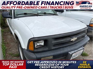 WHITE, 1996 CHEVROLET S10 REGULAR CAB Image 