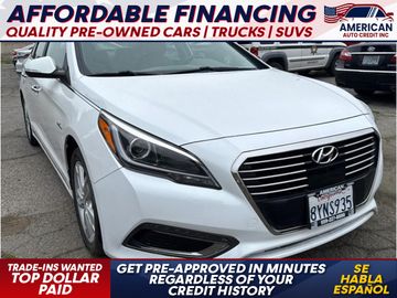 WHITE, 2017 HYUNDAI SONATA PLUG-IN HYBRID Image 