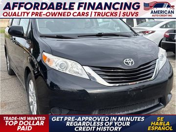 BLACK, 2017 TOYOTA SIENNA Image 