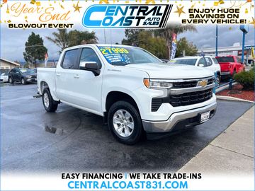 WHITE, 2022 CHEVROLET SILVERADO 1500 CREW CAB Image 
