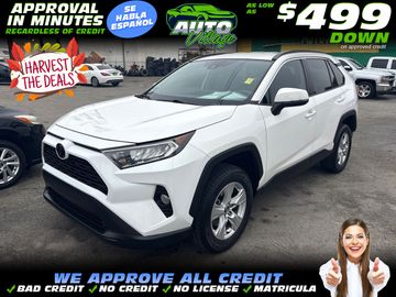 WHITE, 2021 TOYOTA RAV4 Image 