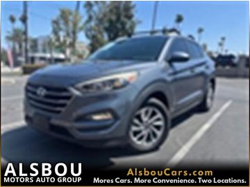WHITE, 2016 HYUNDAI TUCSON Image 