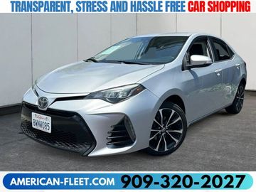 SILVER, 2018 TOYOTA COROLLA Image 