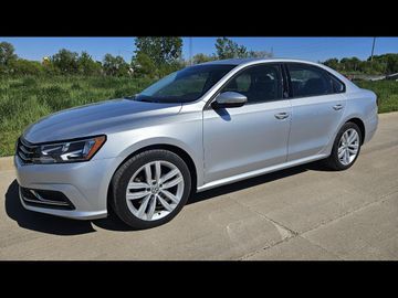 2019 VOLKSWAGEN PASSAT for sale in BLOOMINGTON