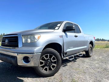 SILVER, 2012 TOYOTA TUNDRA Image 