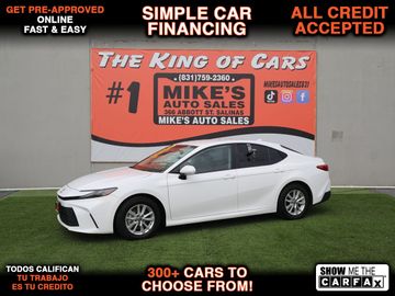 WHITE, 2025 TOYOTA CAMRY LE Image 