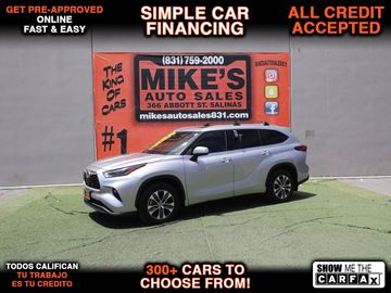 SILVER, 2022 TOYOTA HIGHLANDER XLE Image 