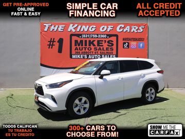 WHITE, 2022 TOYOTA HIGHLANDER LE Image 