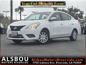 SILVER, 2018 NISSAN VERSA Image 