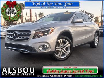 GRAY, 2018 MERCEDES-BENZ GLA Image 