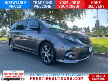 2014 TOYOTA SIENNA for sale in BAKERSFIELD