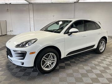 WHITE, 2018 PORSCHE MACAN Image 